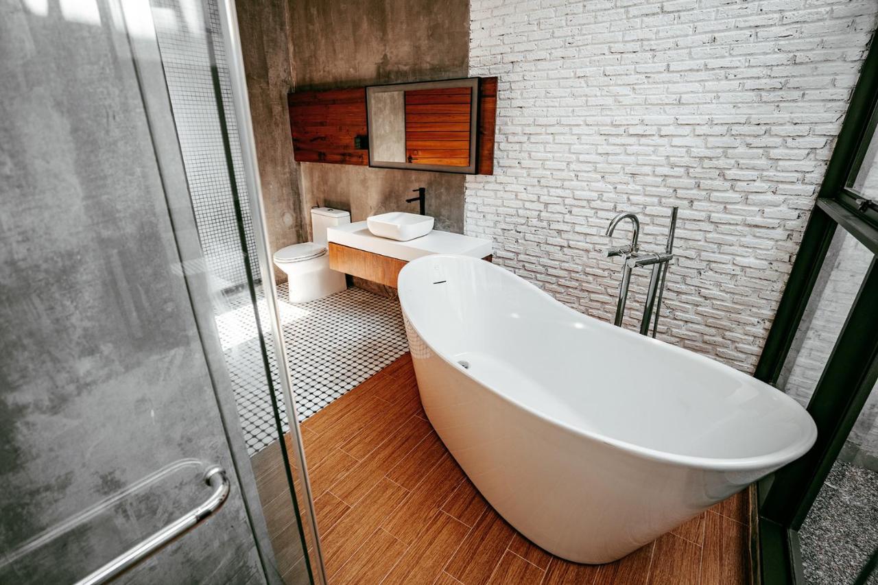 Hotel The Bloc @ Sea à Thap Sakae Extérieur photo