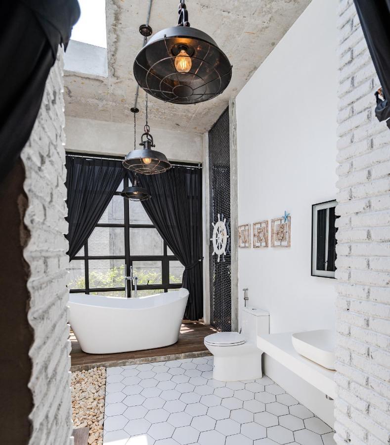 Hotel The Bloc @ Sea à Thap Sakae Extérieur photo